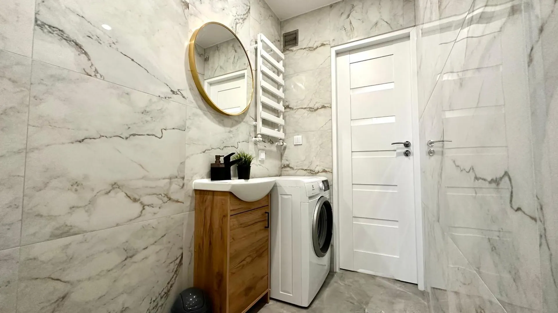 Mmrent Moonlight Room Gdansk Homestay